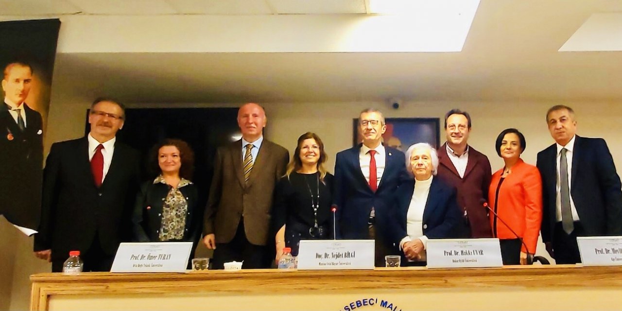 ’Cumhuriyet Kazanımları’ panelleri başladı