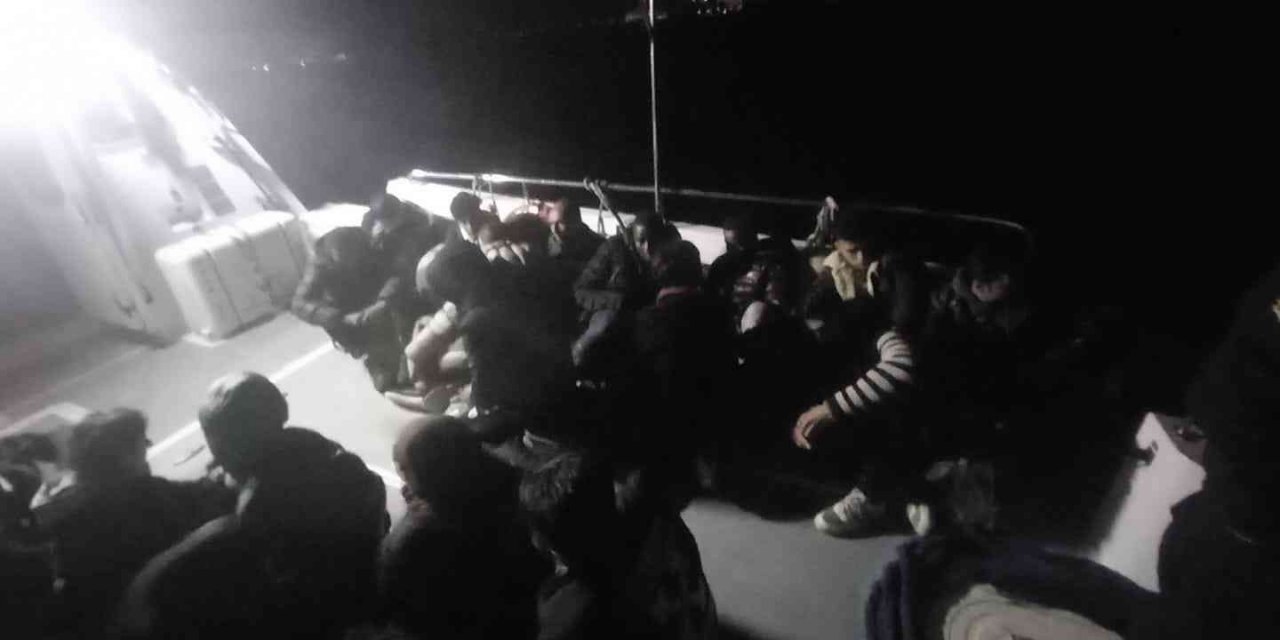 Radarla tespit edilen 40 düzensiz göçmen yakalandı