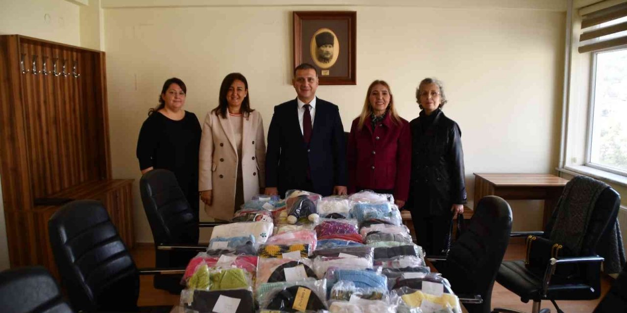 Sökeli kadınlar çocuklara şefkat elini uzattı