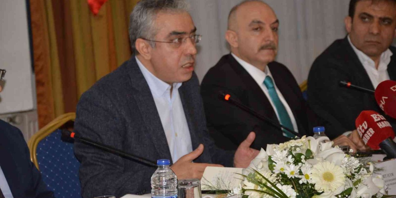 Cumhurbaşkanlığı Başdanışmanı Uçum: "Muhalefet hükümet karşıtı muhalefet olmaktan çıkmış devlet karşıtı muhalefete dönüşmüştür"