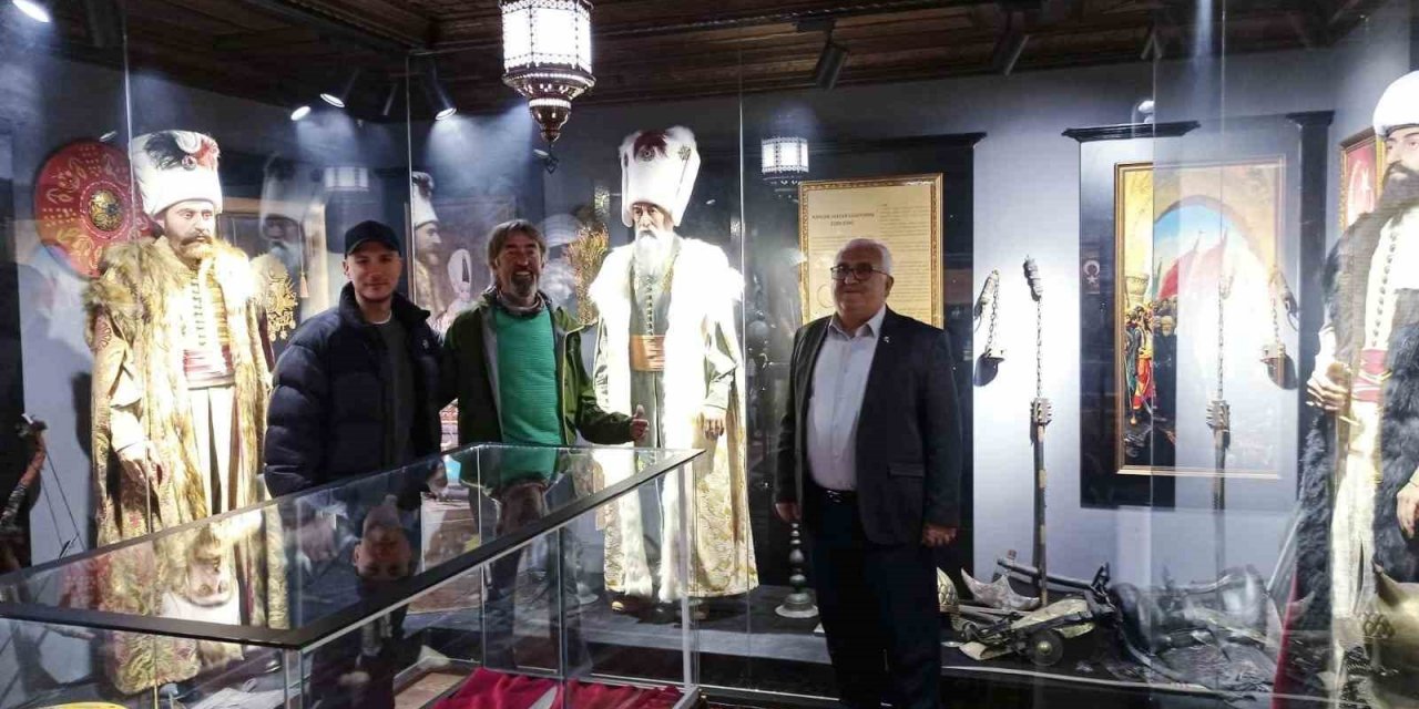 İspanya’dan Manisa’ya bisikletle geldi