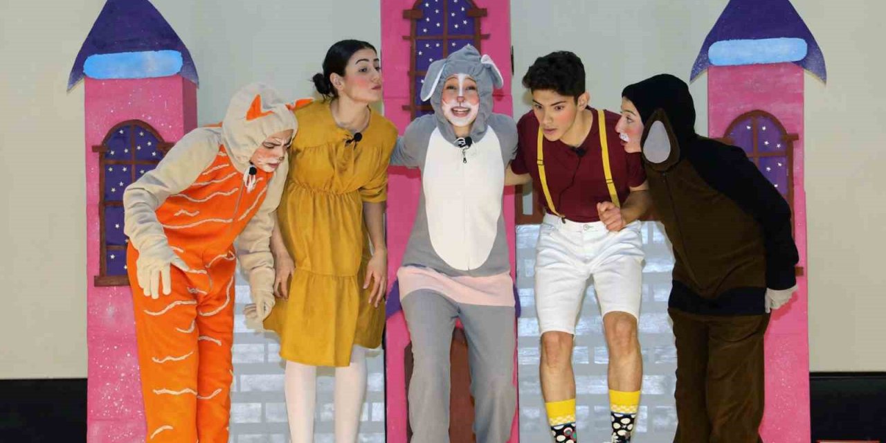 Çocuklar için tek perdelik iki oyun