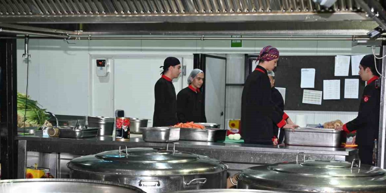 Denizli’de 35 bin öğrenci ücretsiz yemek yiyecek