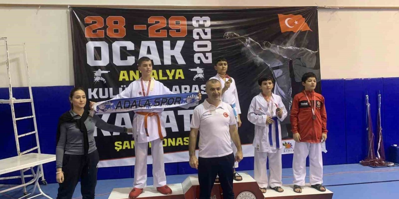 Adalasporlu karateciler Antalya’dan madalyalarla döndü