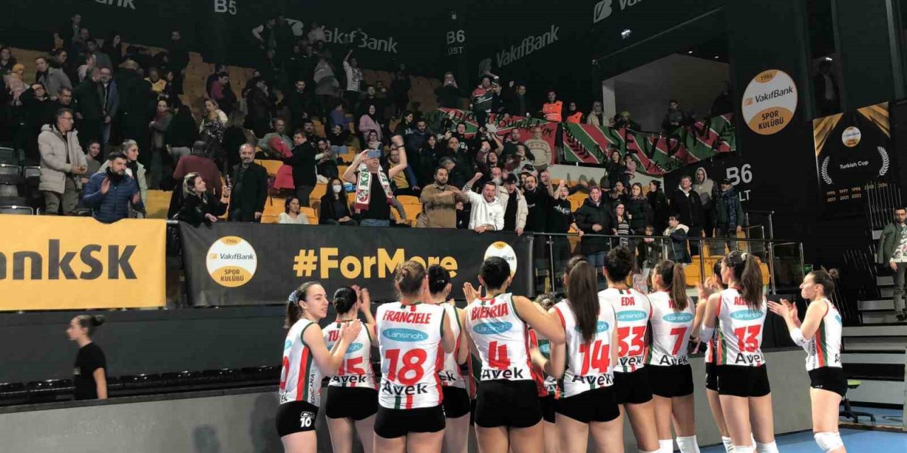 Karşıyaka Voleybol, sezon rekorunu kırdı