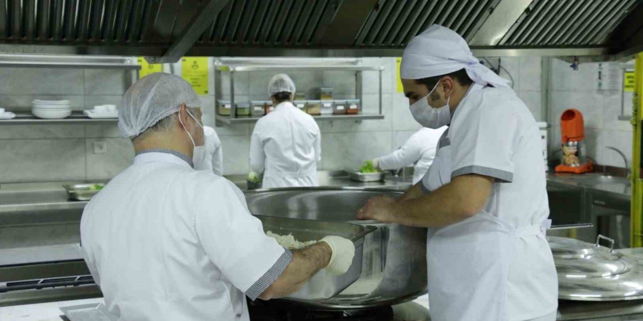 Muğla’da öğrencilere ücretsiz yemek desteği