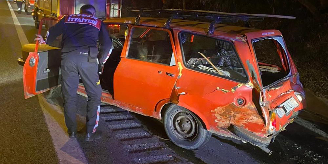 Tır, otomobile arkadan çarptı: 5 yaralı