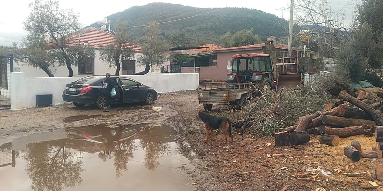 Milas Pınarcık Mahallesi sakinlerinin yol isyanı