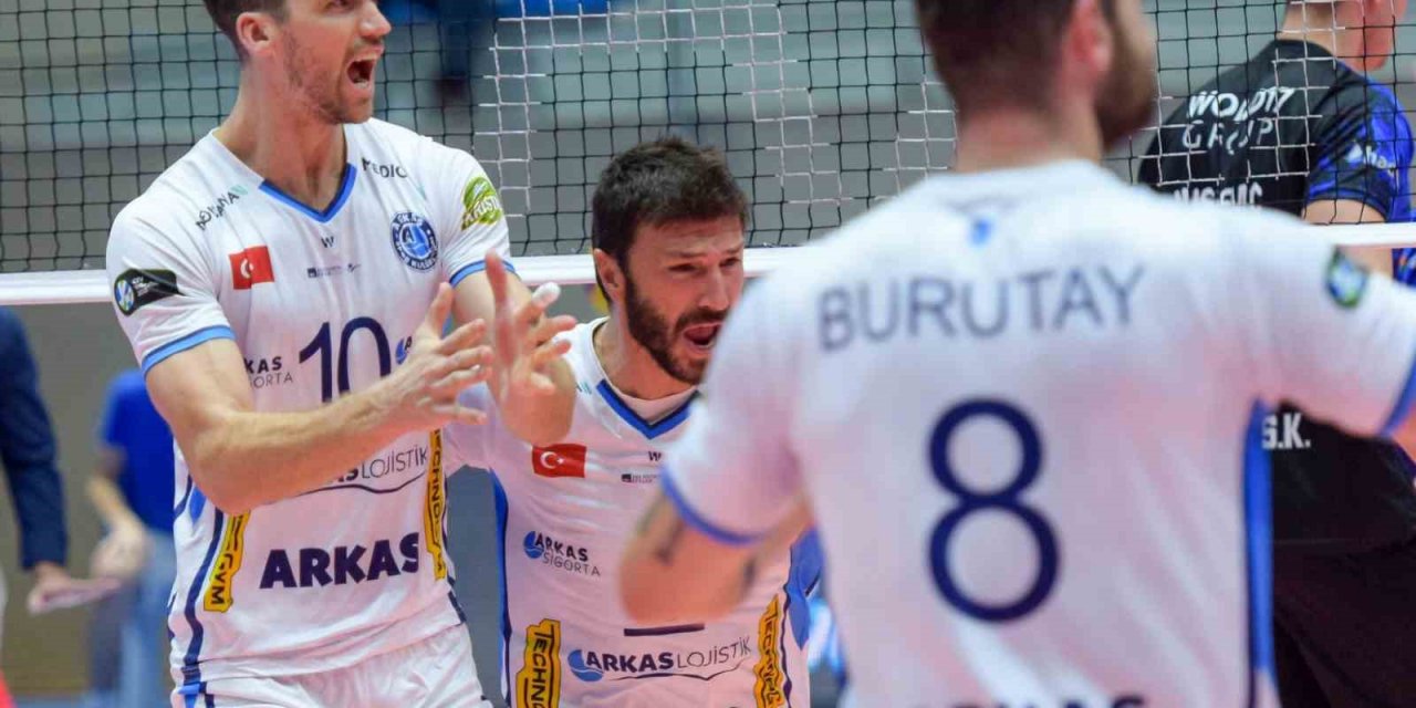Arkas Spor, zorlu Halkbank virajında