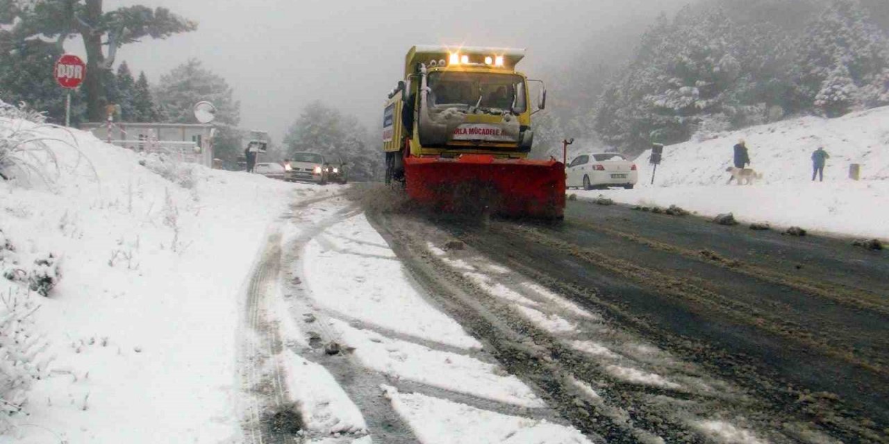 Muğla’da beklenen kar yağışı başladı