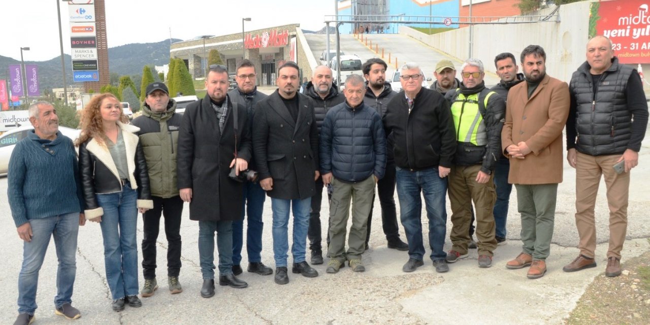Gazeteciler saldırıya tepki gösterdi