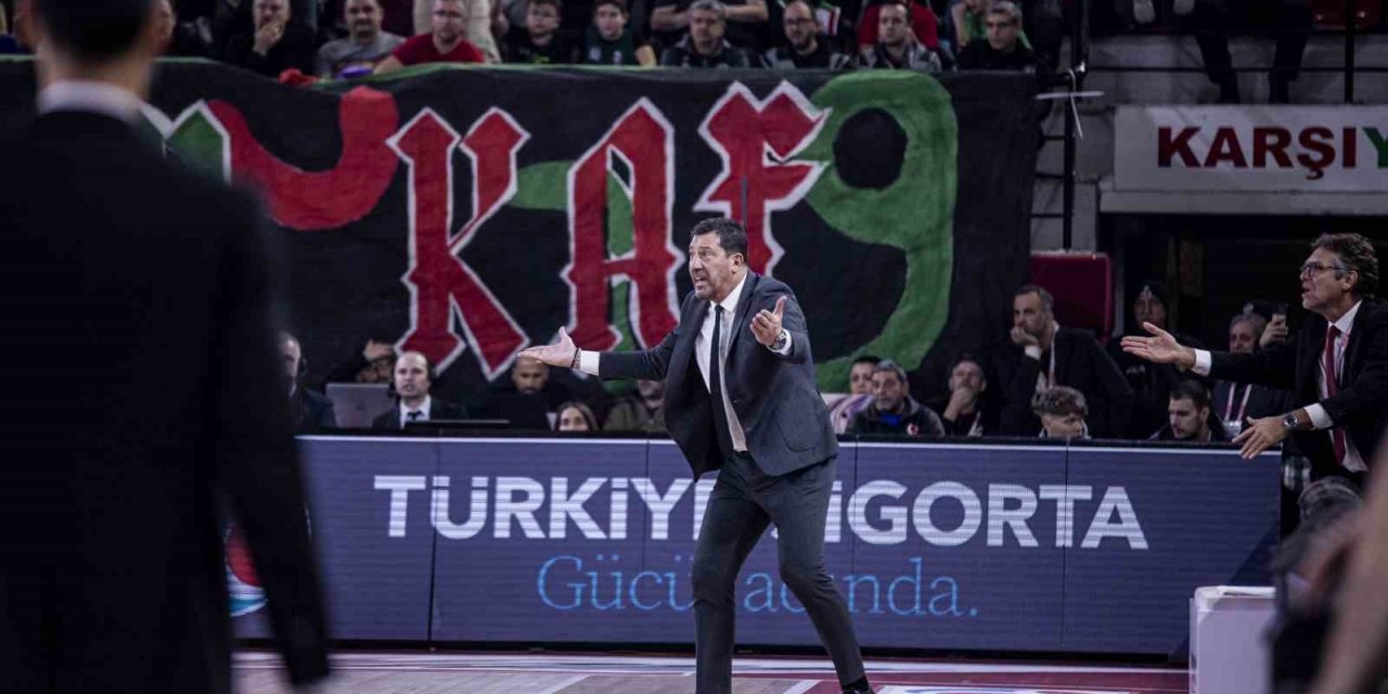 Pınar Karşıyaka, taraftarıyla güzel