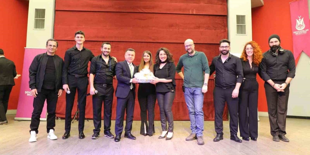 Şarkılar Barış Manço için söylendi