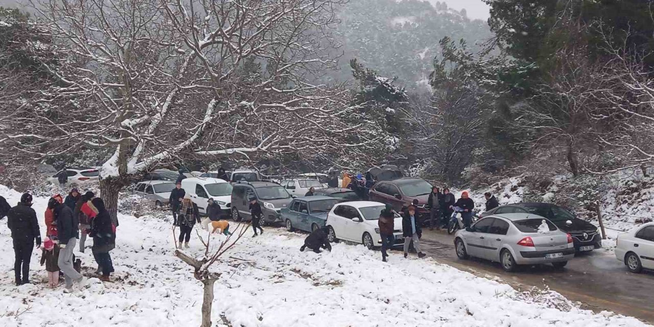 Aydın’a kar gelmeyince vatandaşlar kara gitti