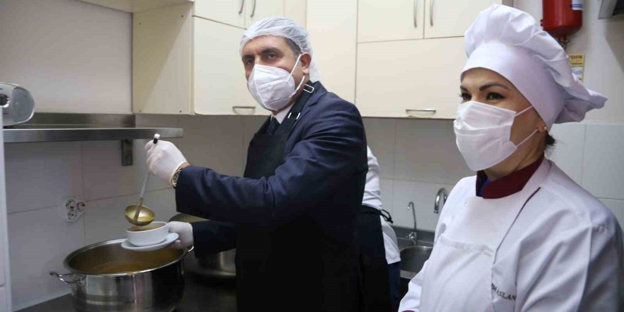 İzmir’de ücretsiz yemekten 79 bin 355 öğrenci faydalanacak