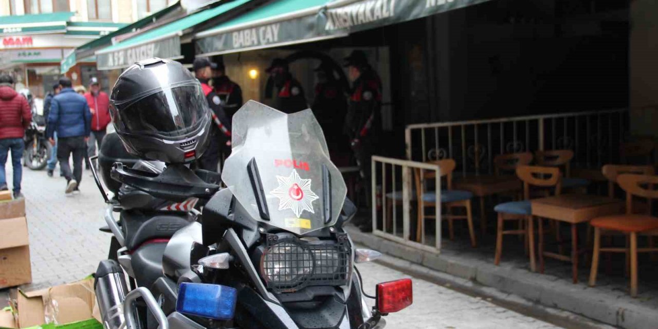 Alacak verecek kavgasında silahlar konuştu: 1’i ağır 3 yaralı