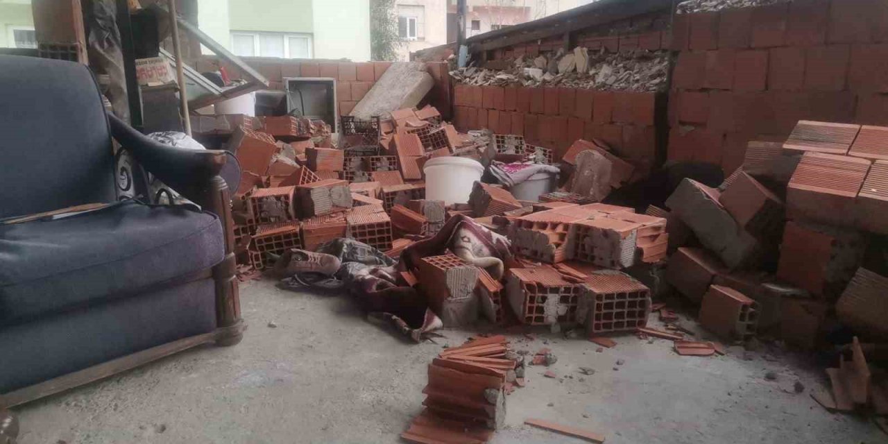 İzmir’de ekmek yapan kadınların üzerine teras duvarı yıkıldı: 3 yaralı