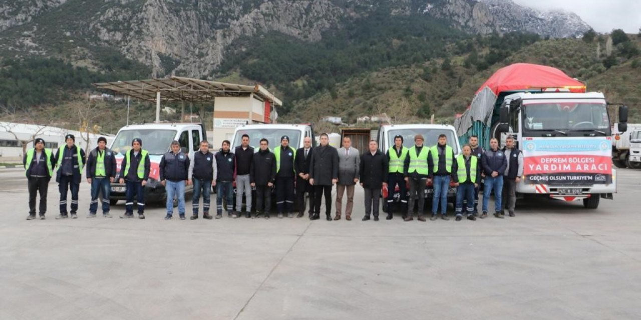 Manisa’dan deprem bölgesine personel ve araç sevk edildi