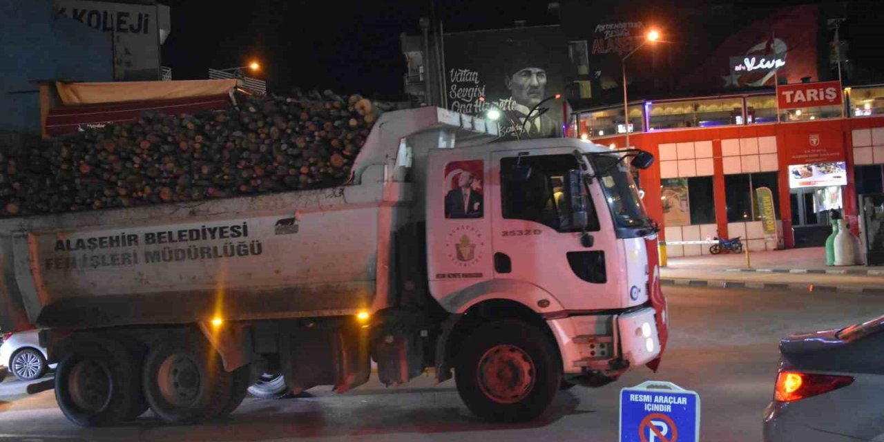 Alaşehirliler depremzedeler için kenetlendi
