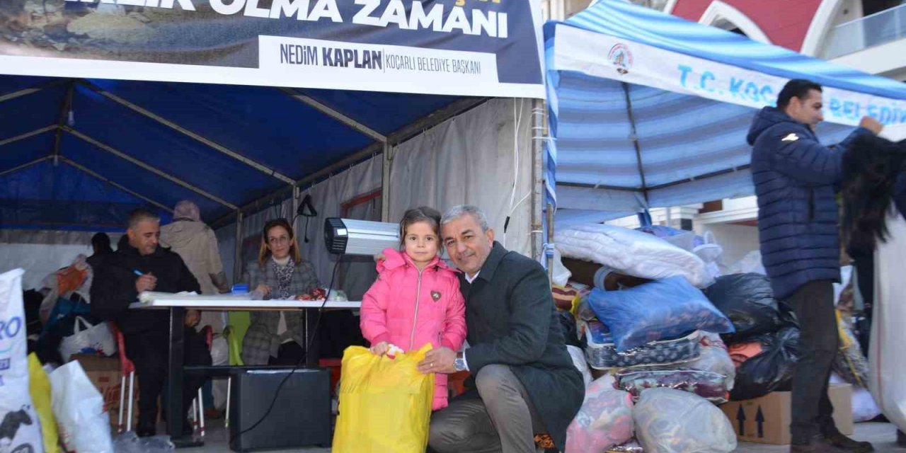 Minik Ebrar’dan duygulandıran yardım