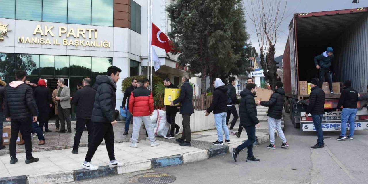 Manisa AK Parti depremzedeler için seferber oldu
