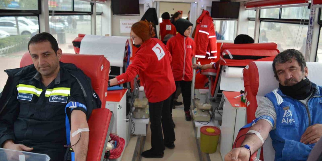Aliağa’dan depremzedeler için kan bağışı desteği