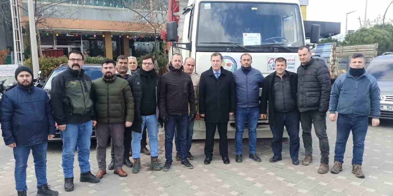 Turgutlu’dan depremzedelere sıcak yemek dağıtımı için araçlar yola çıktı