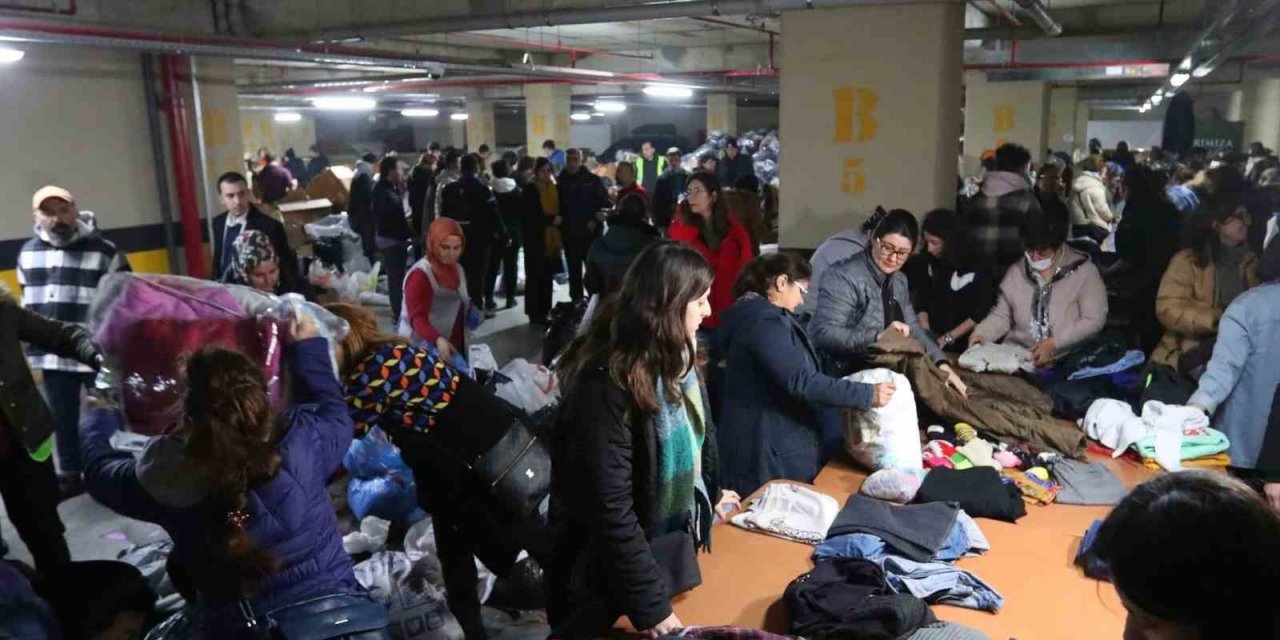 Deprem bölgesine destek geçen her saniye büyüyor