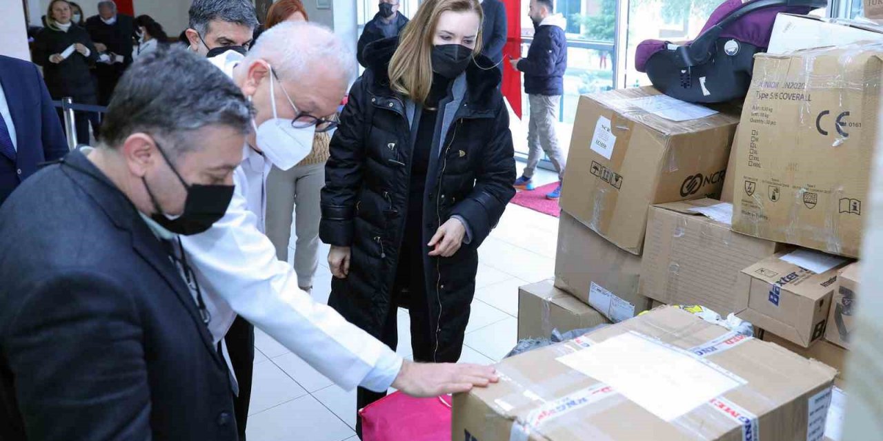 DEÜ’den deprem bölgesine yardım eli