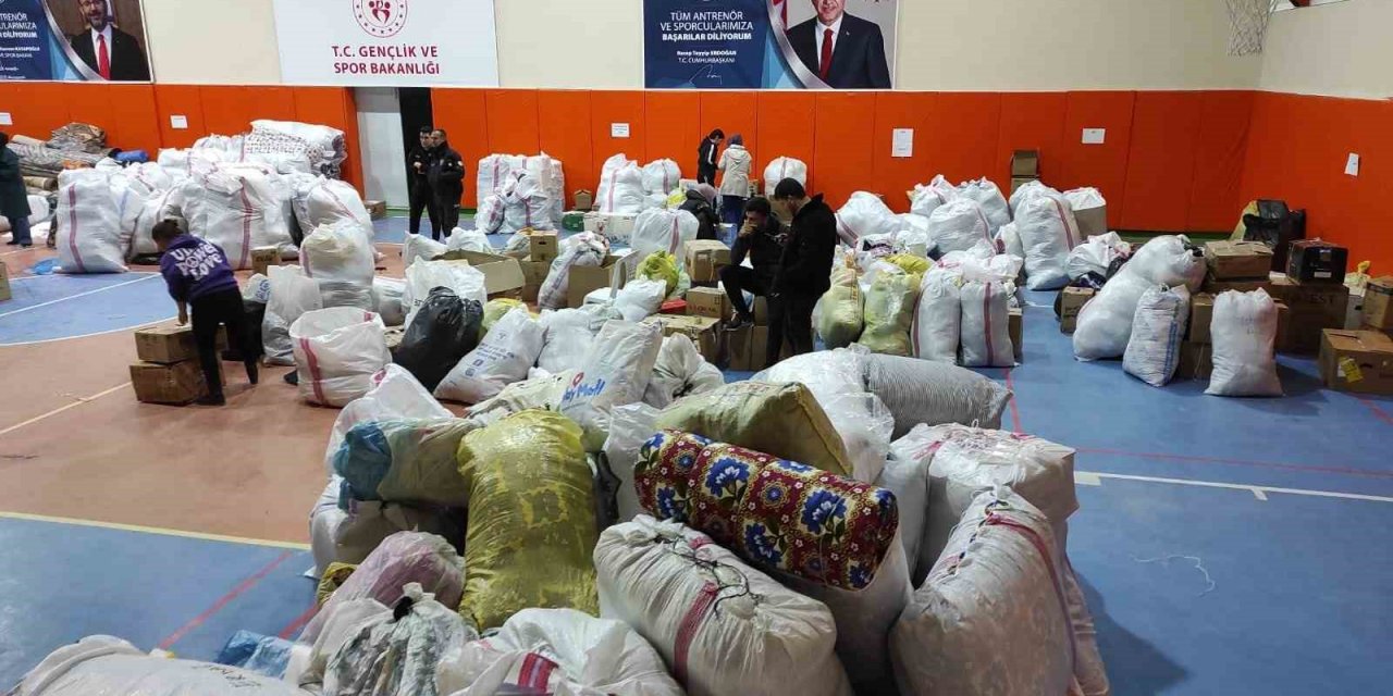 Selendi depremzedeler için tek yürek oldu