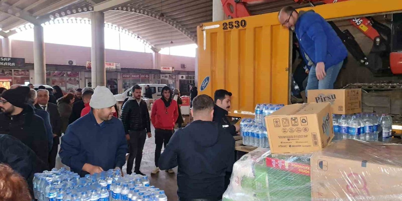 Kuyucaklı hayırseverlerden depremzedelere destek