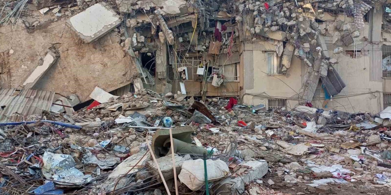 MABKE enkazdan 2 can kurtardı