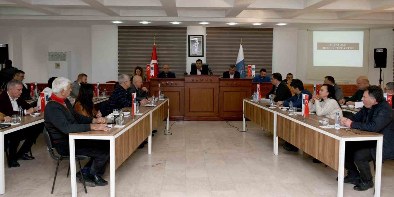 Kuşadası Belediyesi’nde Buruk Meclis Toplantısı