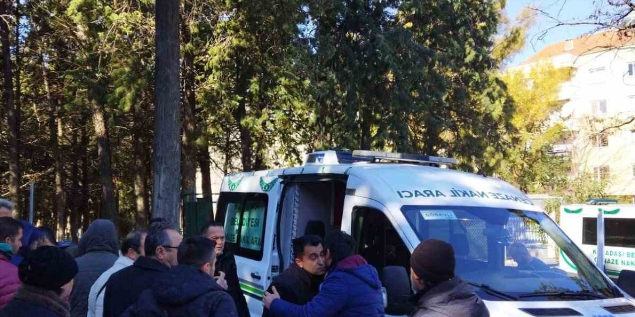 Depremde hayatını kaybeden genç rehberin cenazesi Kuşadası’na getiriliyor
