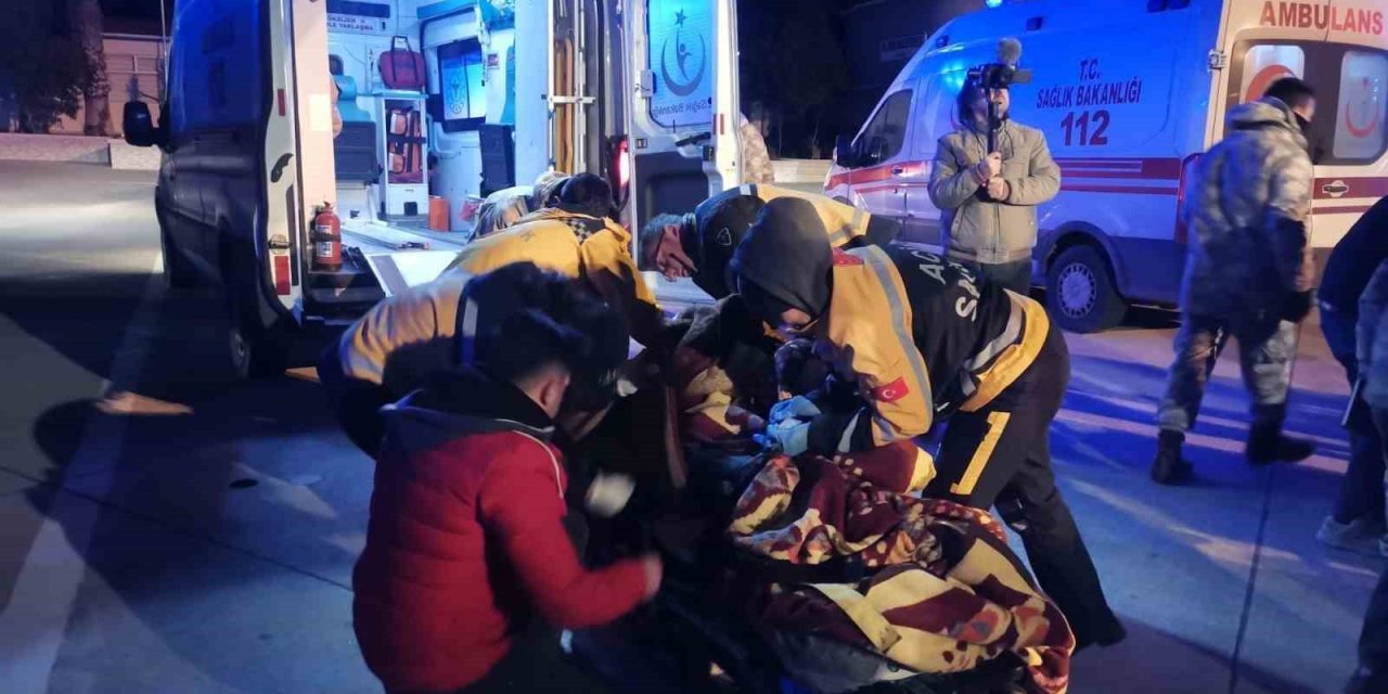 Kahramanmaraş’tan gelen 52 depremzede İzmir’de tedavi ediliyor
