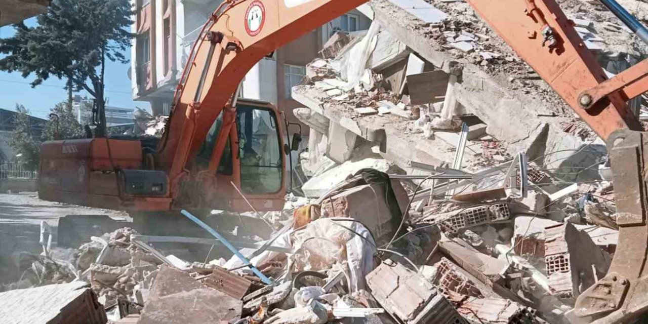 Menteşe Belediye ekipleri afet bölgesinde çalışmalara başladı