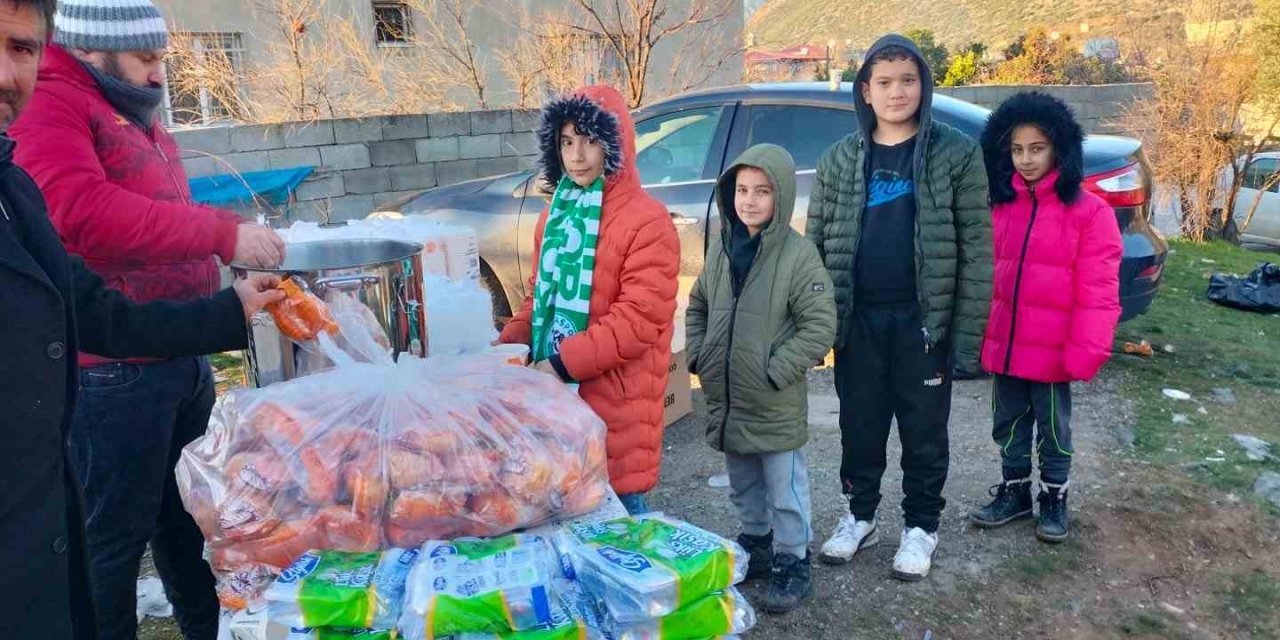 Denizli’nin sahra mutfağı deprem bölgesinde hizmete başladı