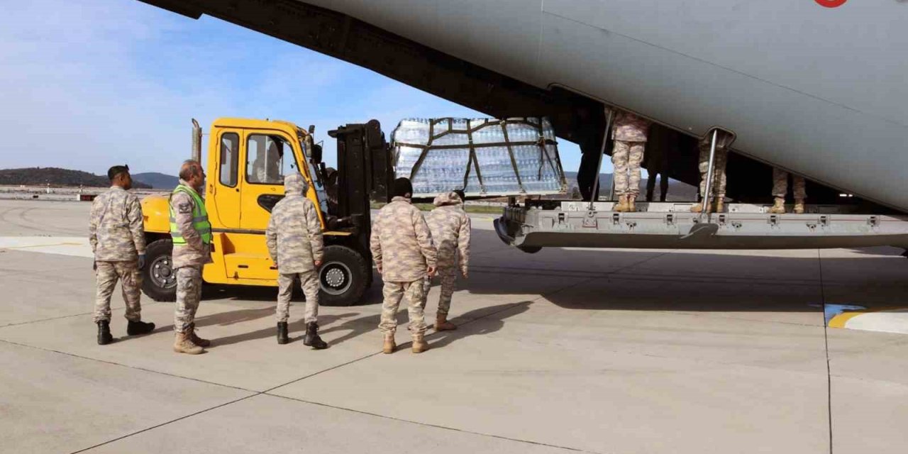 İnsani yardımlar uçakla gönderildi