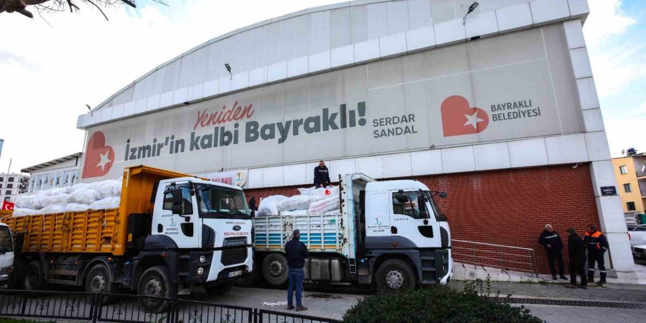 Bayraklı Belediyesinin yardım tırları umut oluyor