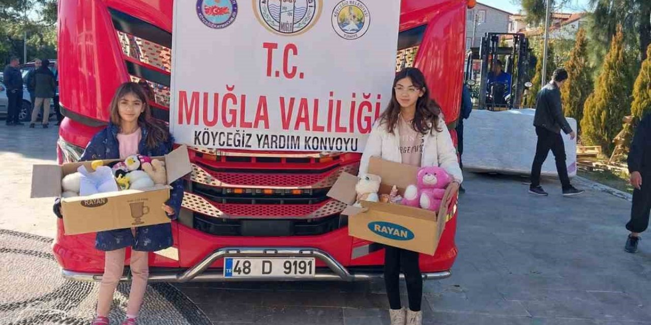 Köyceğizli Ceylin ve Filiz’den depremzede arkadaşları için duygu dolu hediye