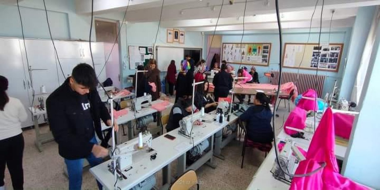 Öğretmen, öğrenci, veli el ele verdi üretmeye başladı