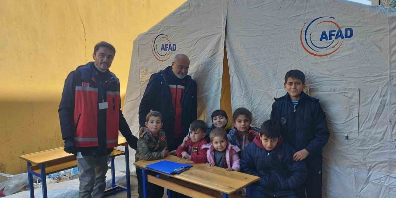 Aydın’dan giden ekipler depremzedelere psikolojik destek sağlıyor