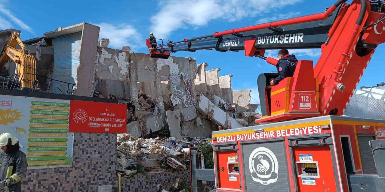 Denizli Büyükşehir ekipleri 36 cana can oldu