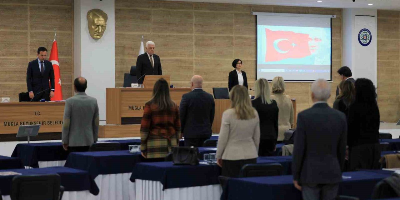 Büyükşehir Belediye Meclisinde depremzedeler anıldı