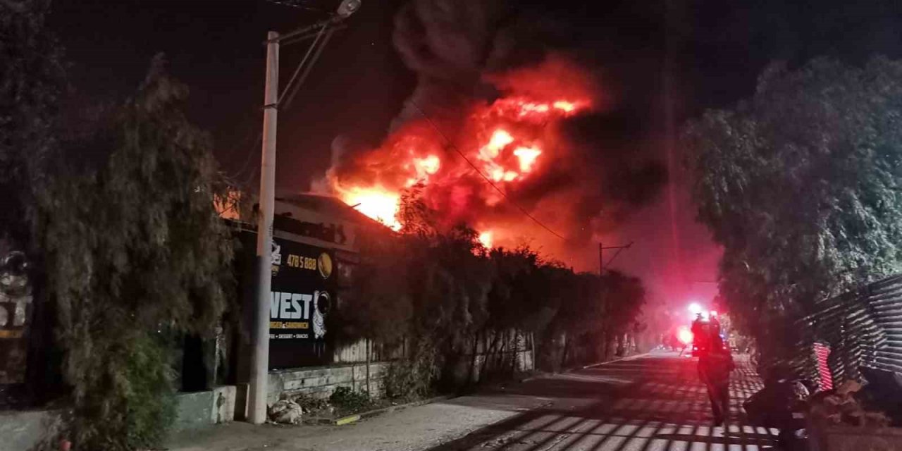 İzmir’de lastik bayisinde korkutan yangın