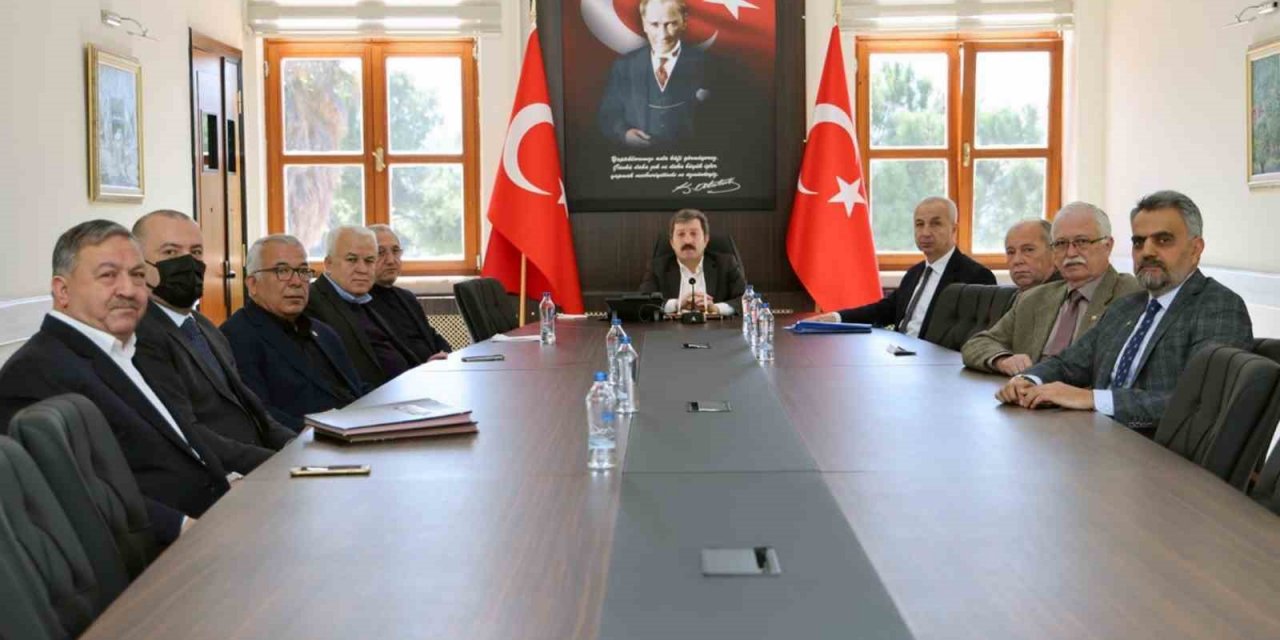 Deprem bölgesine yapılan yardımlar değerlendirildi