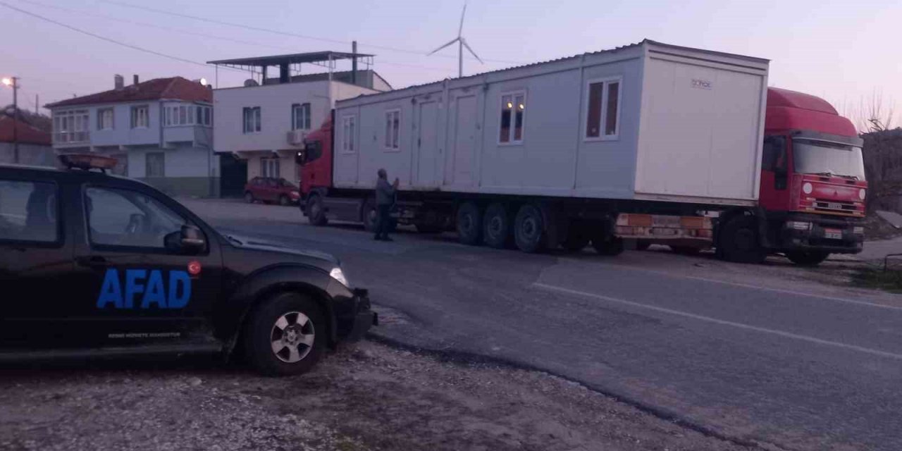 Kırkağaç’taki konteynerler deprem bölgesine gönderildi