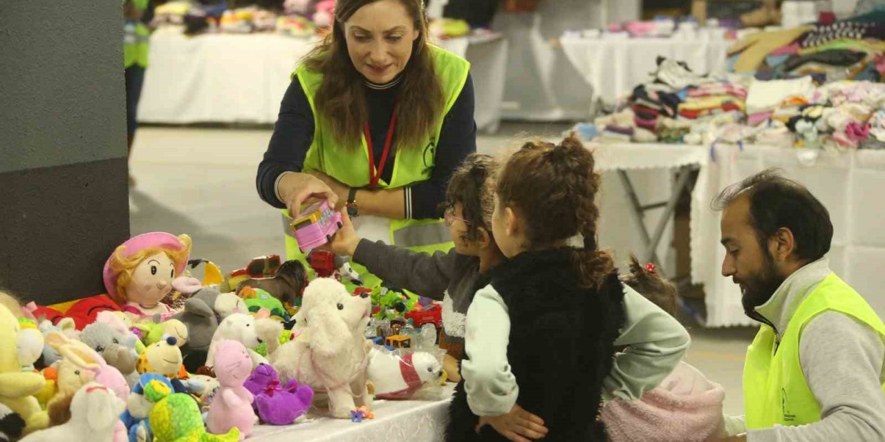 Merkezefendi’de depremzedeler için kurulan ’Dayanışma Merkezi’, iki günde 718 afetzedeye hizmet verdi