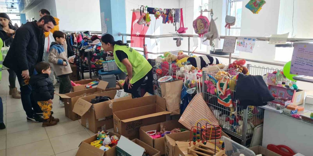 Bodrum’da depremzede öğrenciler okullara kaydediliyor