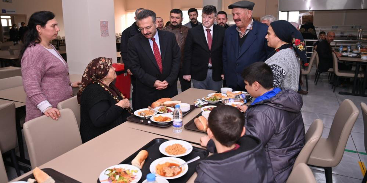 Vali Aksoy, depremzede aileler ile görüştü